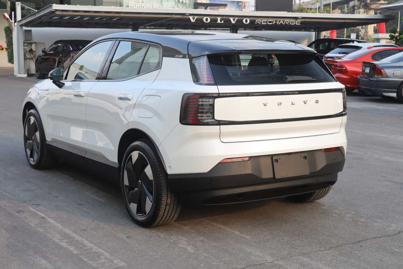 Volvo Ultra - Twin Motor Performance