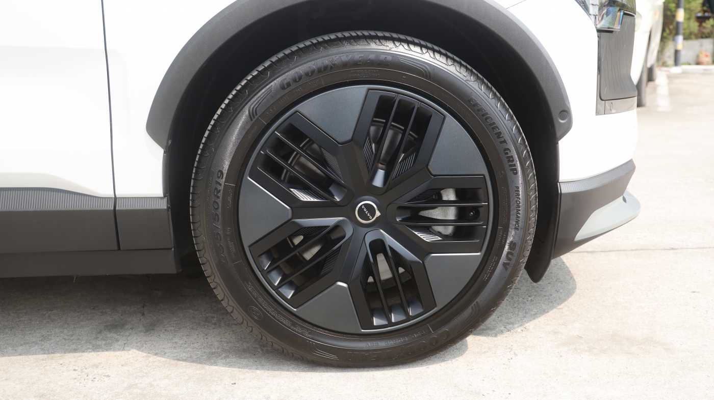 Volvo Ultra - Twin Motor Performance Cross Country